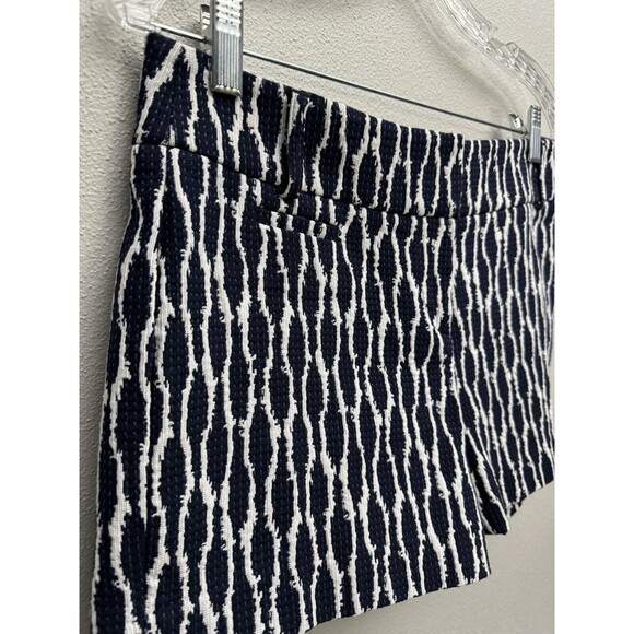 NWT Loft Textured Pattern Navy White Shorts Size 0 - Picture 3 of 10